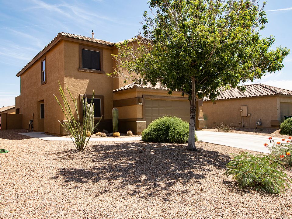 1st image of 752 W Calle Coroza