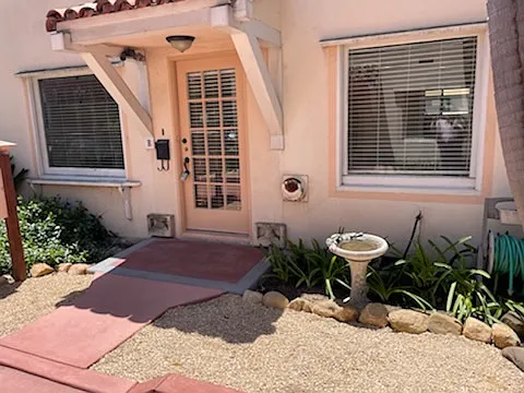 210 W Micheltorena St #C — Photo 2