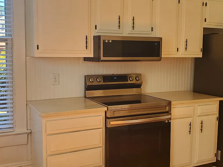 381B Spring St #B — Photo 13