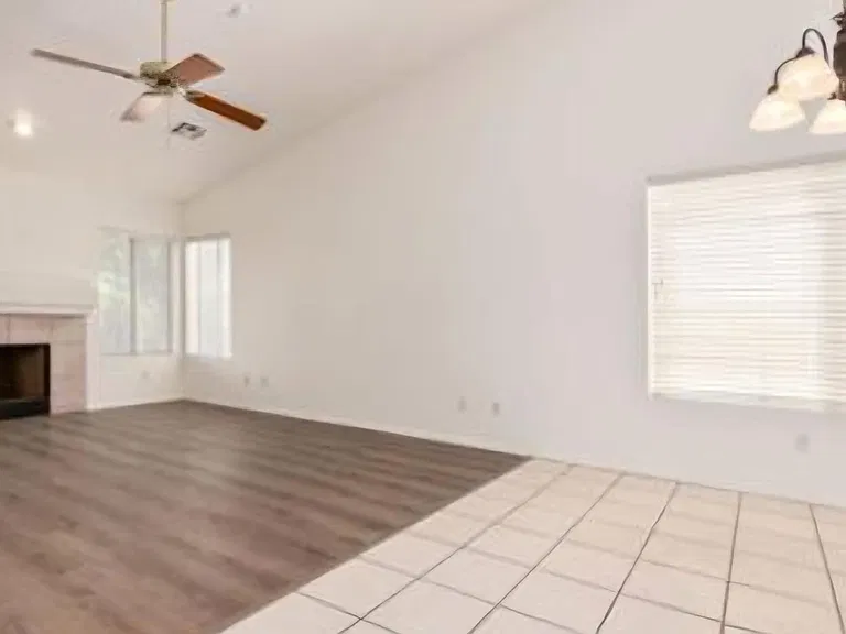 6373 W Irma Ln — Photo 7