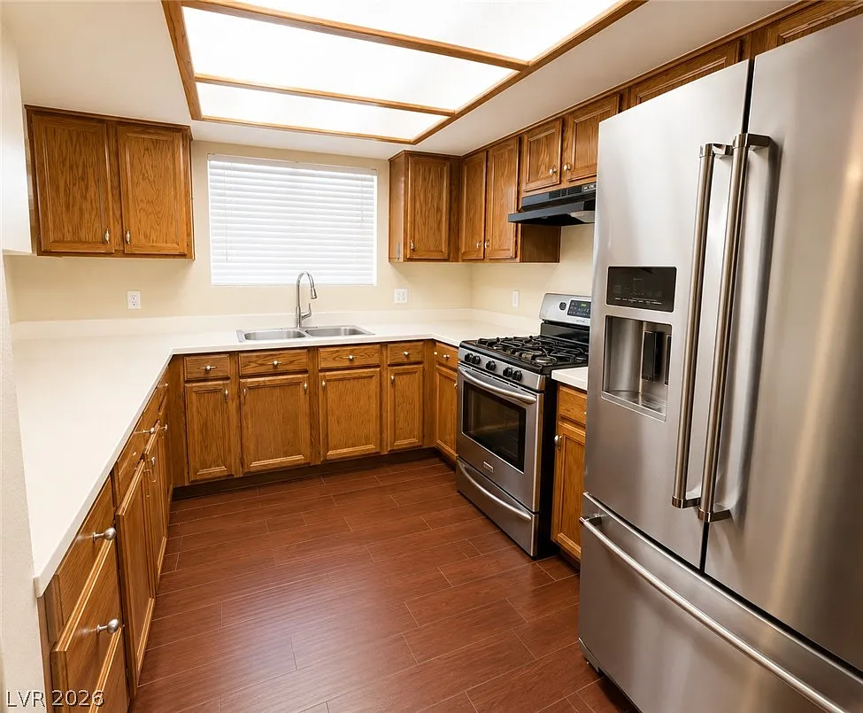 4 bed, 2.5 bath, 2080 sqft, $2,152 — Photo 3
