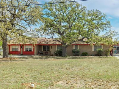 401 S 6th St, Bangs, TX, 76823