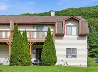17 Great Gorge Ter, Vernon, NJ 07462