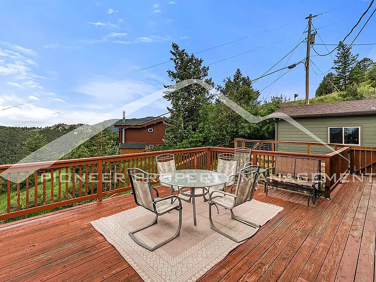 1334 Ponderosa Dr — Photo 5