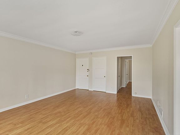 3rd image of 2053 N Vermont Ave