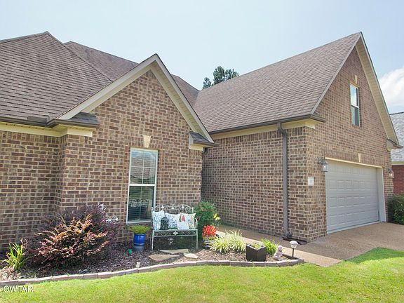 2nd image of 40 Jeremiah Dr