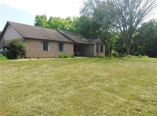 8550 Hemann Dr, Troy, IL 62294