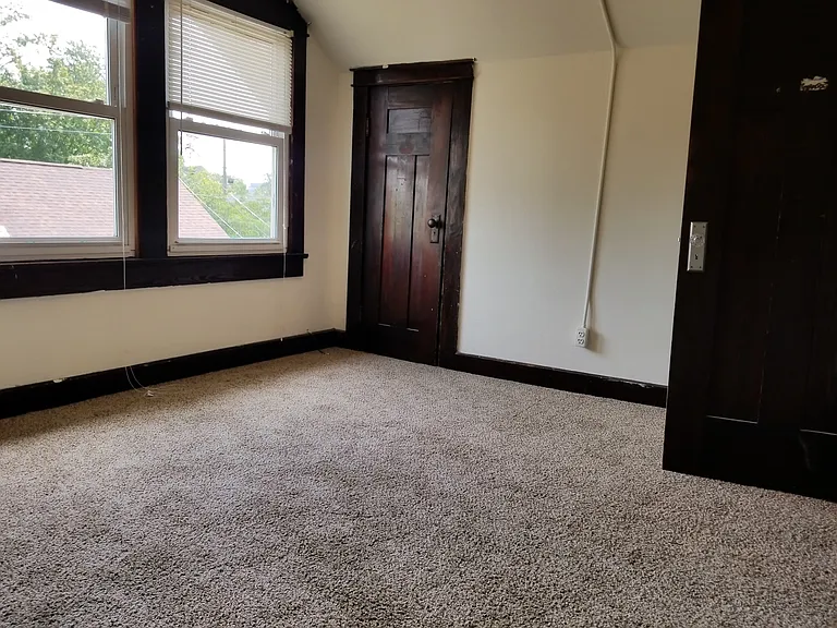 408 E Cottage Grove Ave — Photo 8