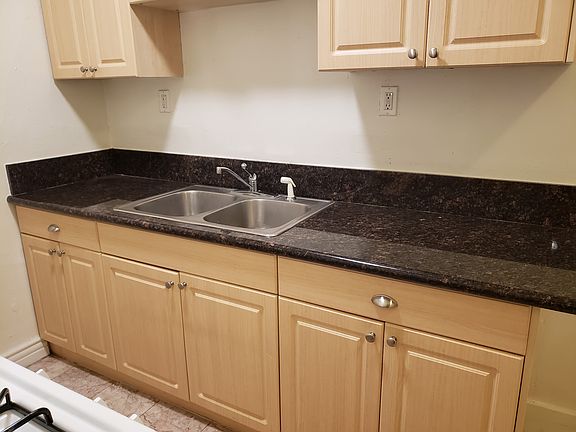 4th image of 4846 Rosewood Ave #0B-1Ba-595Sqft