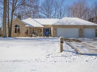 8261 Argyle Dr, Lambertville, MI 48144