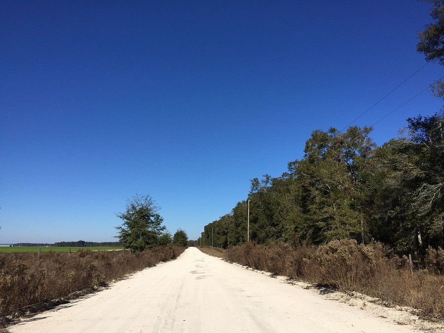 2nd image of 1502 NE Withla Bluffs Way