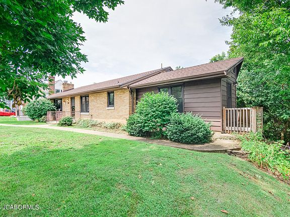 3rd image of 125 Westmore Dr