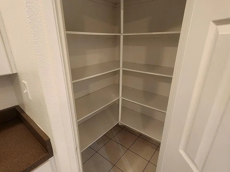 45021 Redwood Ave — Photo 4