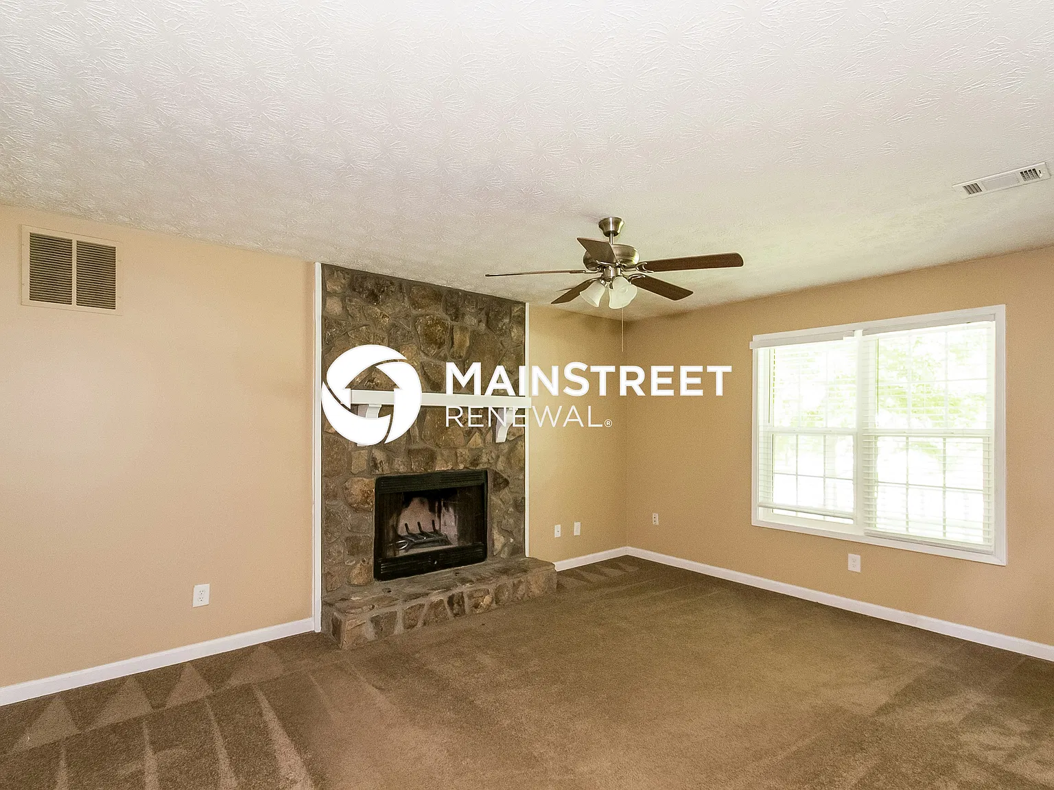 105 Peachtree Ct — Photo 2