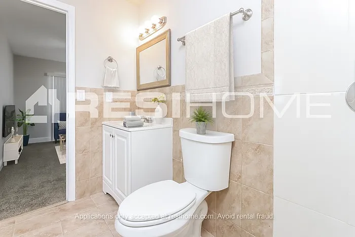 9940 Spanish Isles Dr — Photo 13