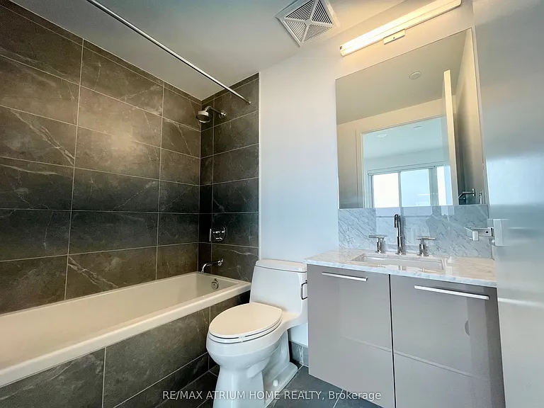 3 Gloucester St #4303 — Photo 19