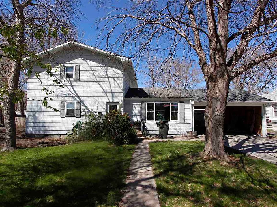 1st image of 707 W 11th St