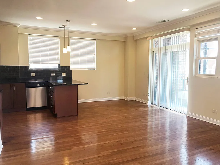 1334 W Morse Ave — Photo 10