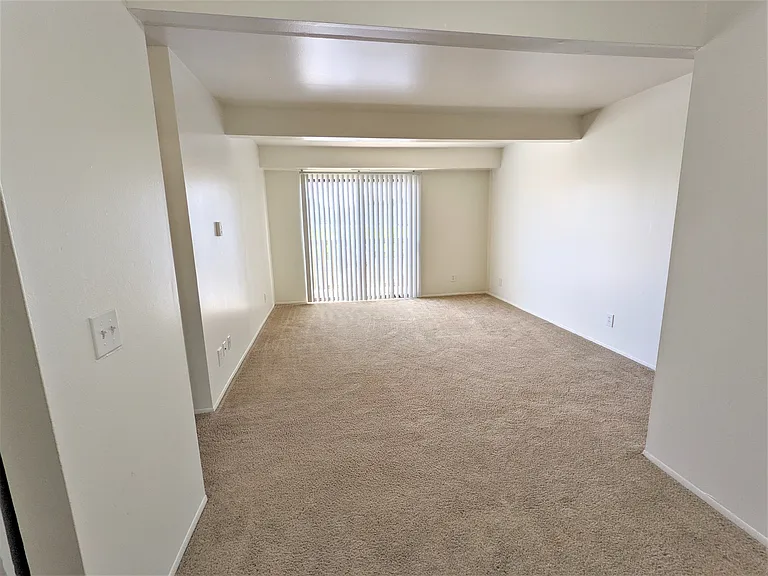 Windsor Place Apartments — Photo 146