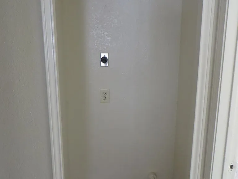 2217 Katy Ln — Photo 10