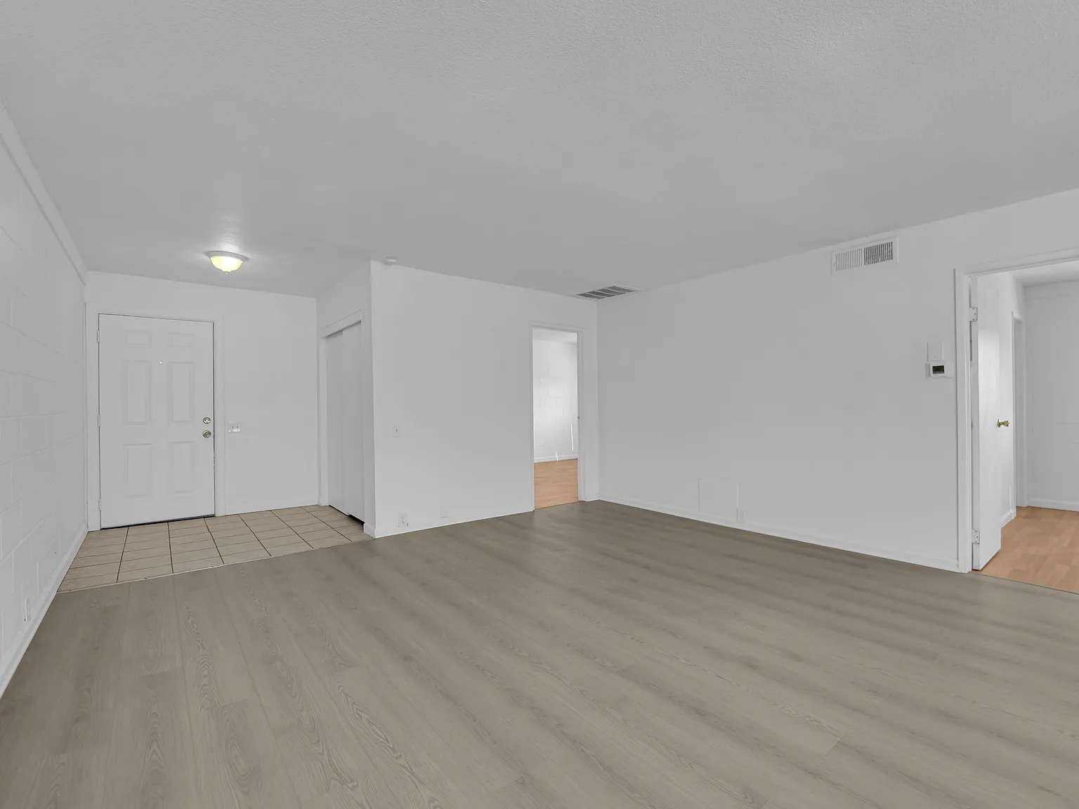 2908 Poplar Avenue - 3 — Photo 3