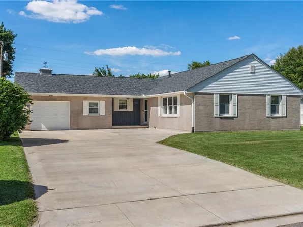 1313 Westmoor Dr, Wilmington, OH 45177