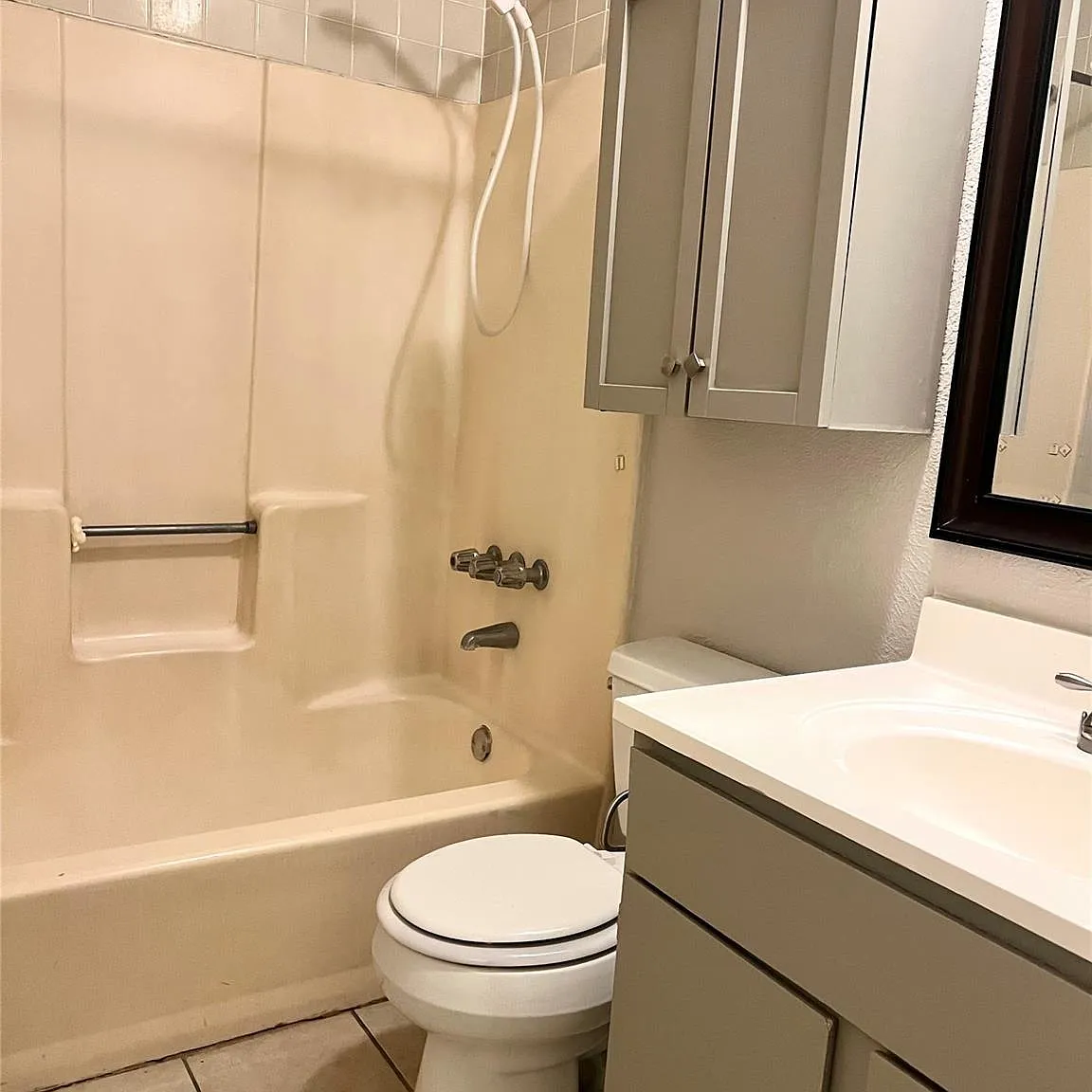 2 bed, 1.5 bath, 3552 sqft, $950 — Photo 4