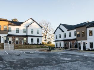 17 S Main St, Jacobus, PA 17407