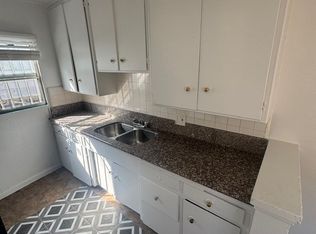 3927 Nicolet Ave, Los Angeles, CA 90008