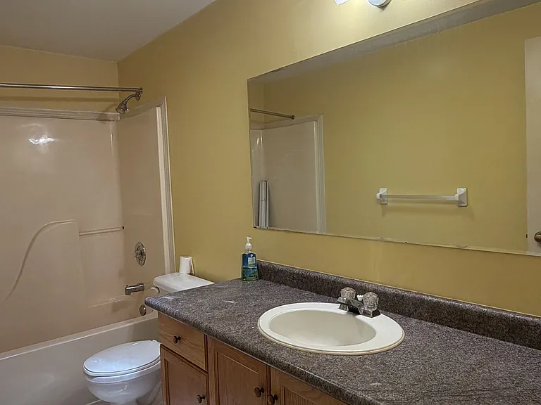 206 Rickson Ave — Photo 16