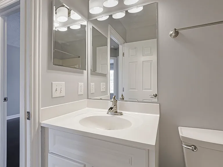4392 Greensbury Dr — Photo 48