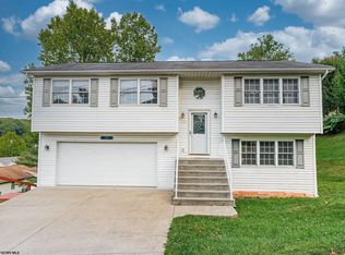 1410 Riddle Ave, Morgantown, WV 26505