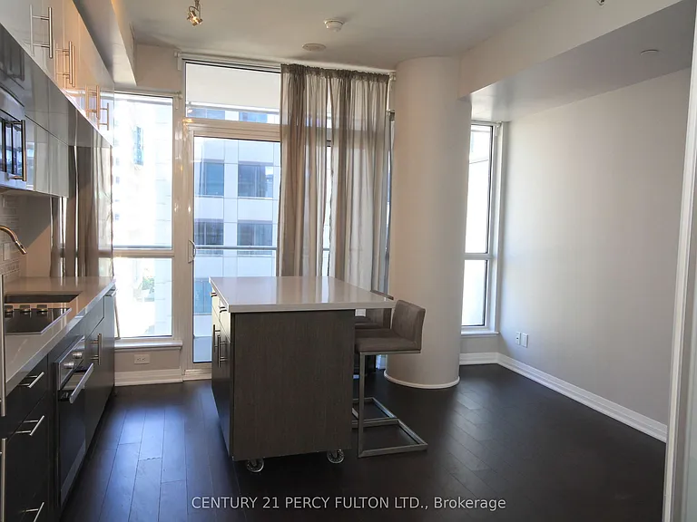 8 Mercer St #904 — Photo 4