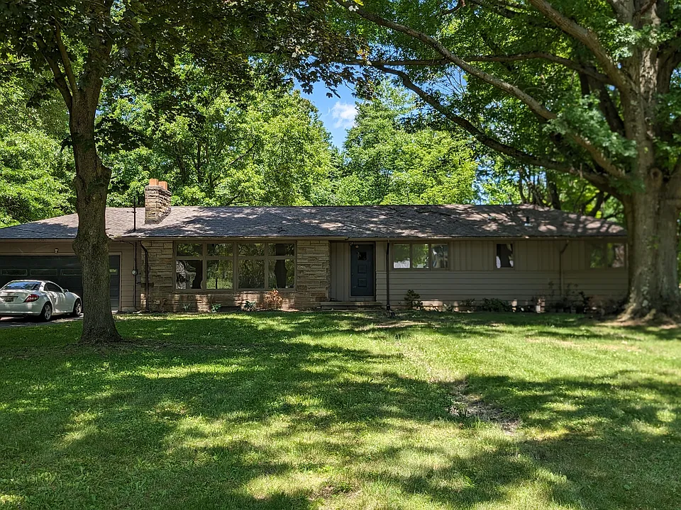 1172 Academy Dr