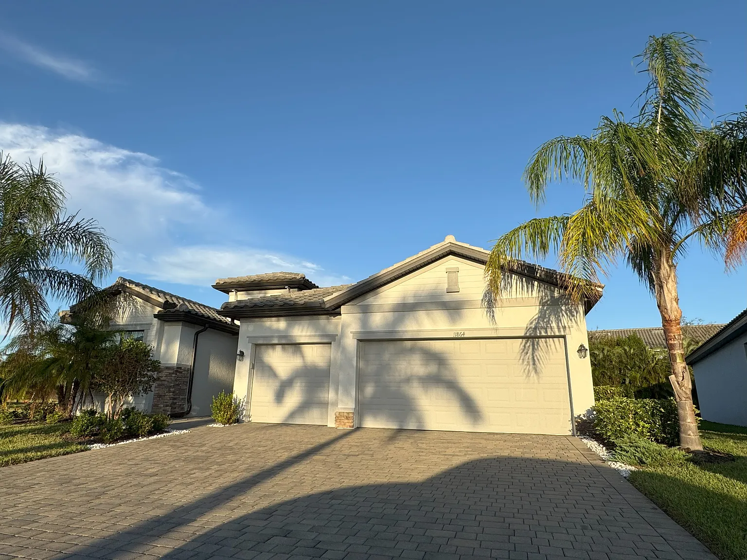 4 bed, 2444 sqft, $4,500 — Photo 2