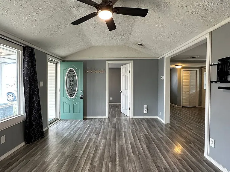 1604 S Oakdale Dr — Photo 6