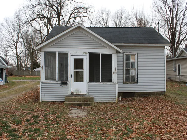 215 W Maple St, Vicksburg, MI 49097