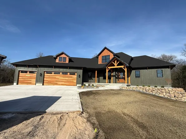 400 Sabine Dr #8, Muskegon, MI 49442