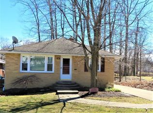 29304 Ashwood Dr, Wickliffe, OH 44092