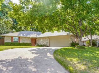 2108 Creekside Ct, Arlington, TX 76013