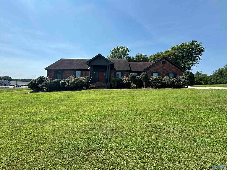 120 Roy Dr — Photo 7