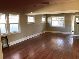 Living room/dining room area