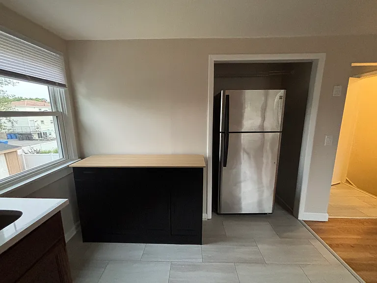 106 Knight St — Photo 3