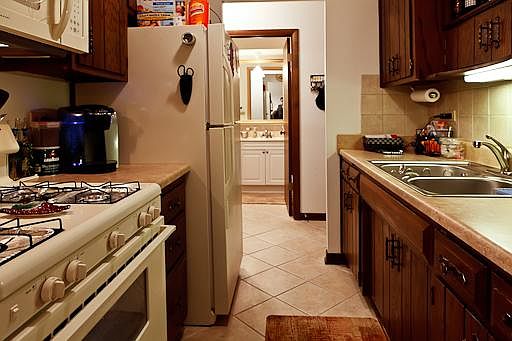 4th image of 6567 N Northwest Hwy APT 2B