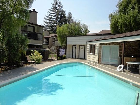3rd image of 6280 Havenside Dr APT 4