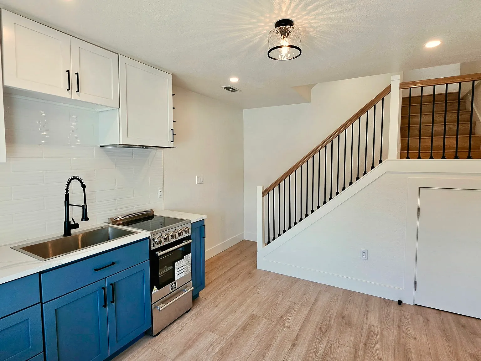 19 Bellevue Ave — Photo 2
