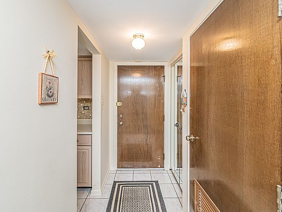 4th image of 8025 Woodglen Ln APT 201