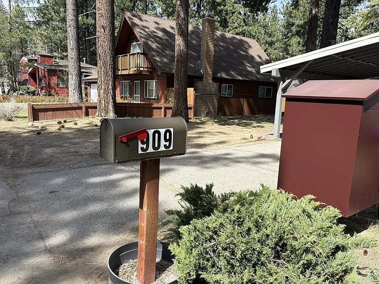 909 Secret Harbor Dr — Photo 3