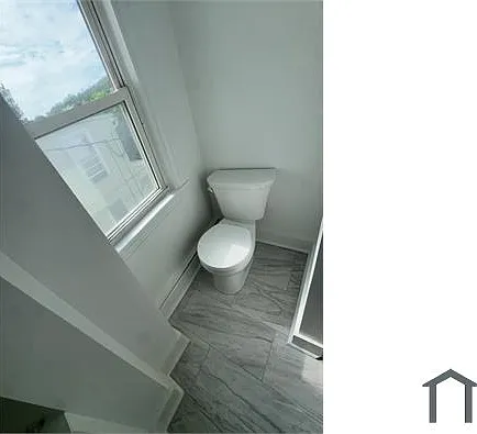 409 E Chestnut St — Photo 7