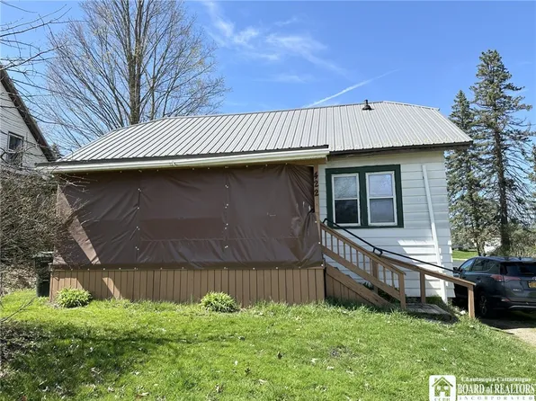 422 Baker St, Jamestown, NY 14701
